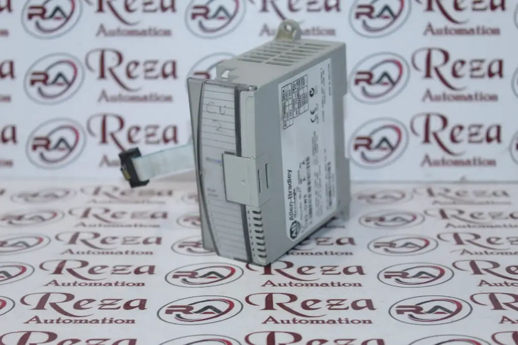 ALLEN BRADLEY 1762-OW8 MICROLOGIX 8 RELAY OUTPUT VAC/VDC